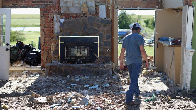Series Of Tornadoes Rips Through Oklahoma City Area