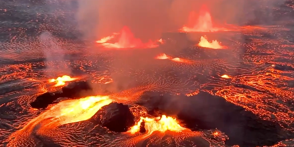 Hawaii's Kilauea Volcano Eruption Continues Sending Vog Downwind