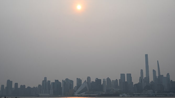 Hazy sunrise as poor air quality grips New York City