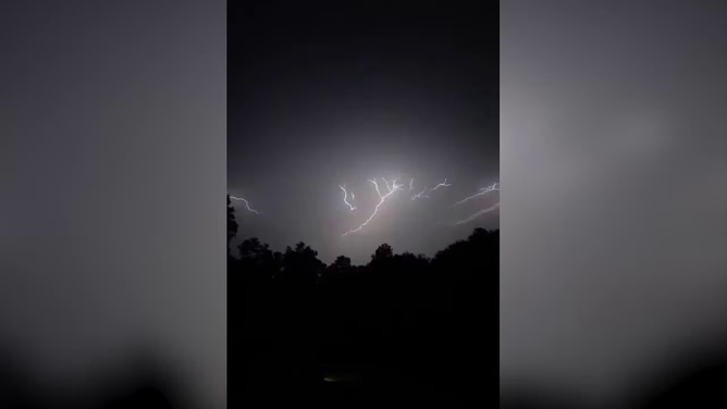 Lightning bolts splinter across Kentucky sky
