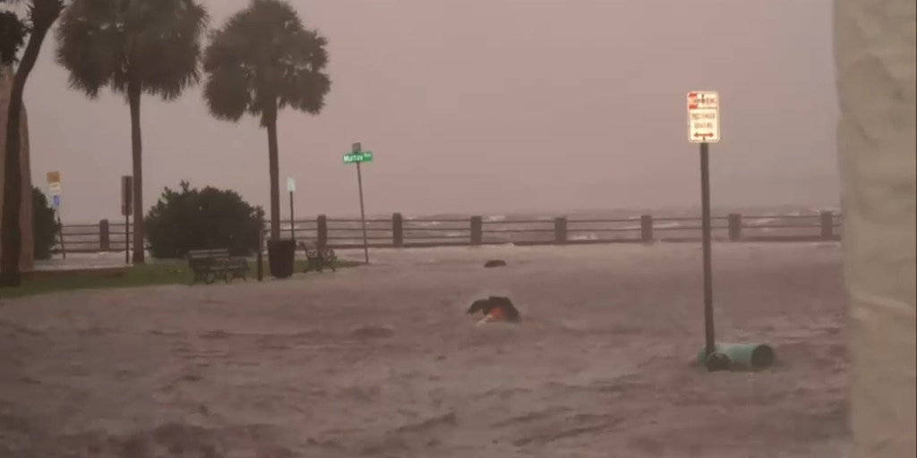 Charleston Slammed With Storm Surge As Idalia Continues Pounding The ...