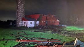 5 dead, 700k lose power as Great Lakes slammed with tornadoes, 75 mph winds