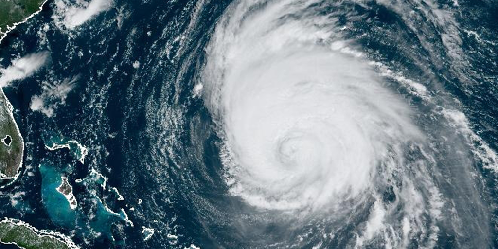 Hurikán Lee dělá klíčový obrat v Atlantiku;  Nová Anglie je do pátku v pohotovosti kvůli ničivým větrům a bušením vln