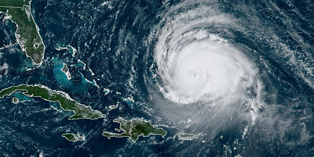 Hurikán Lee o víkendu ohrožuje Novou Anglii větry o síle tropické bouře a nebezpečným příbojem