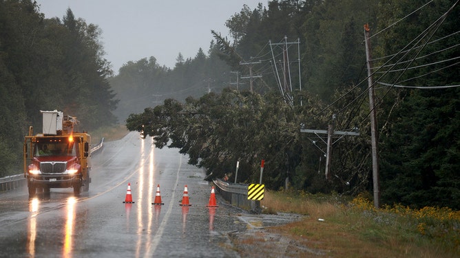 Second US death reported as Lee lashes New England with high winds ...