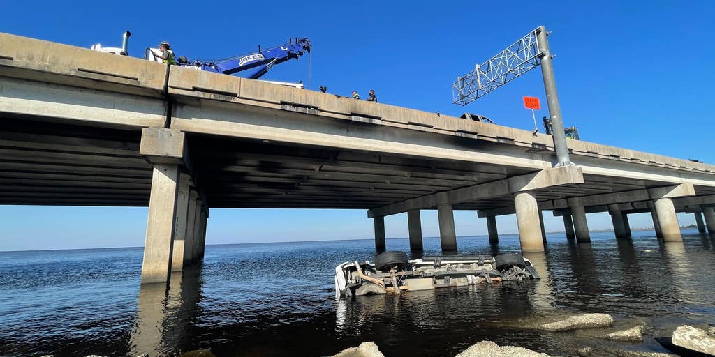 Portions Of Louisiana Interstate Still Closed After Super Fog Causes ...