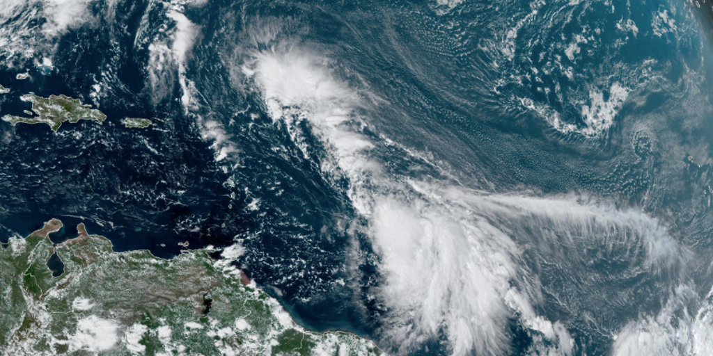 Es wird erwartet, dass sich der Tropensturm Tammy zu einem Hurrikan entwickelt, nachdem er die östlichen Karibikinseln getroffen hat