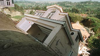 'Historically strong' El Nino winter possible with good chance of it lasting long