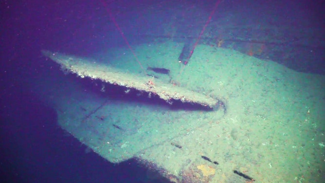 Overview of parts of the wreck.