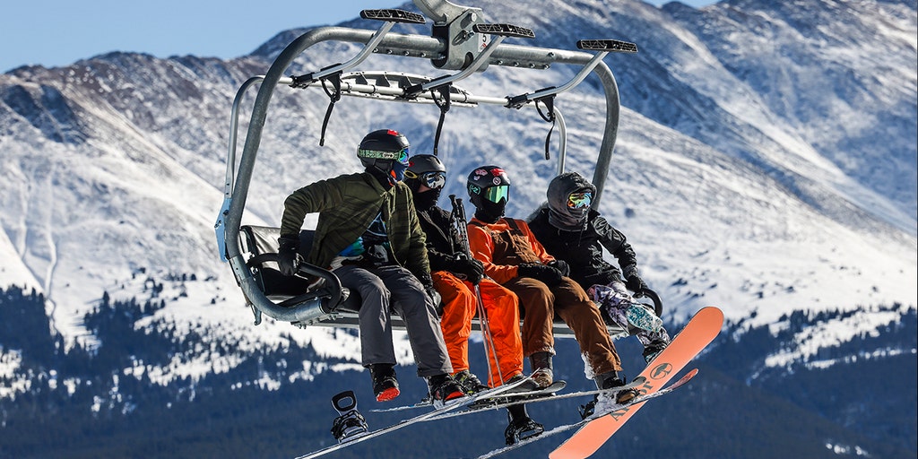When will Mount Bachelor ski resort in Oregon open in December?