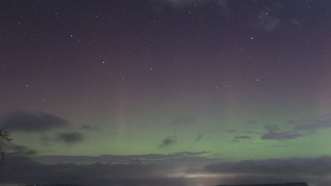 Aurora lights seen over Seattle on Nov. 5, 2023. (Image: SkunkBayweather.com)