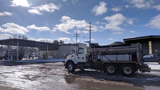 Crews preparing to treat the streets in Kansas