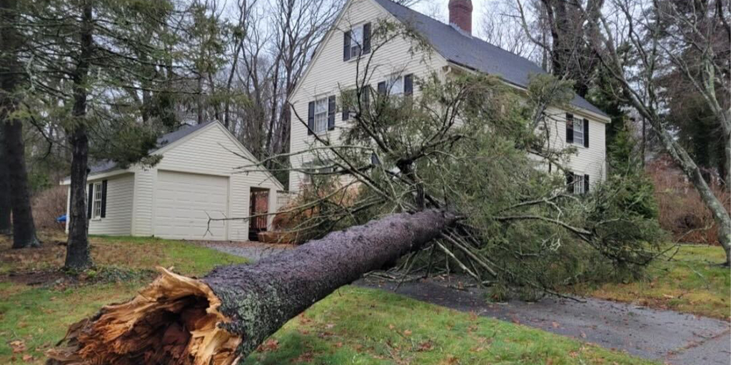 Powerful East Coast storm pummels Northeast with 90mph winds widespread flash flooding Fox Weather Powerful East Coast storm pummels Northeast with 90mph winds widespread flash flooding Fox Weather
