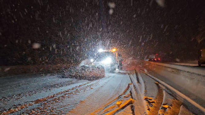 Heavy snow at Snoqualmie Pass