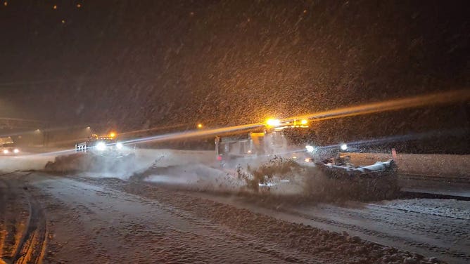Heavy snow at Snoqualmie Pass