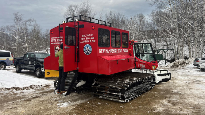 A "SnoCat" prepares to ascend New Hampshire's Mount Washington to help rescue an injured skier.