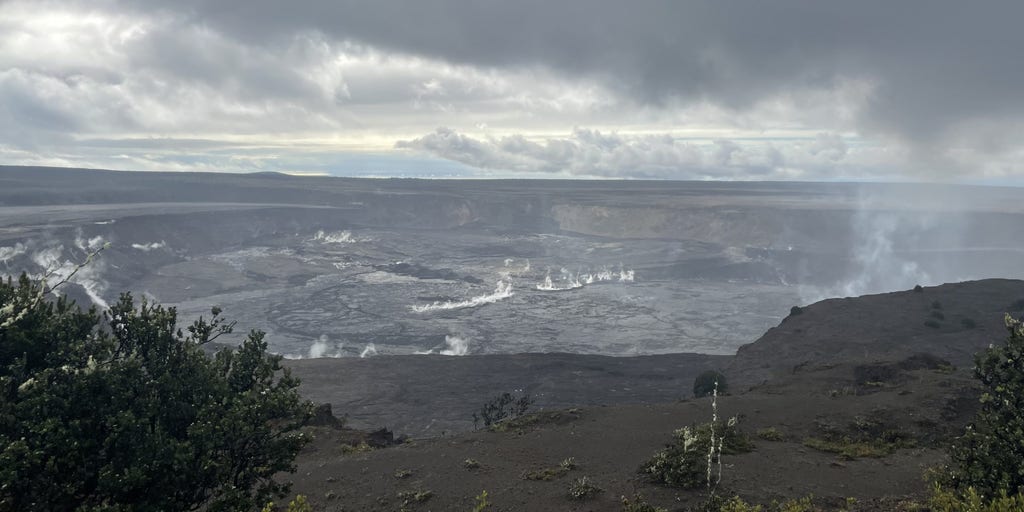 Hawaii's Kilauea volcano experiences hundreds of earthquakes