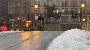 Chicago, Detroit battle slick wintry mix as snow, ice blanket Midwest