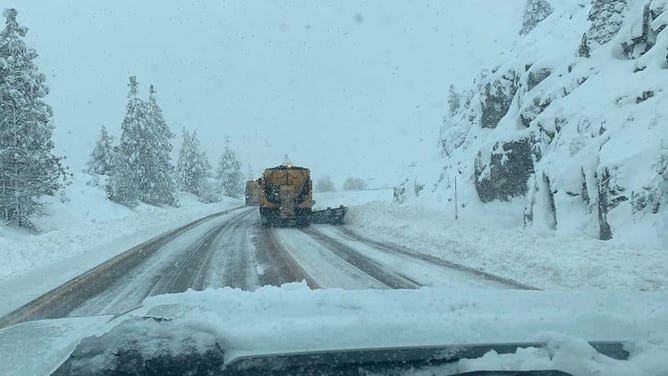 ODOT plows on Interstate-5 near the California border.