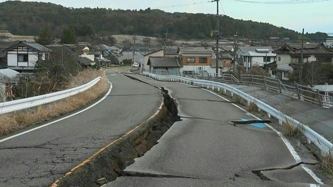 7.5 earthquake strikes Japan