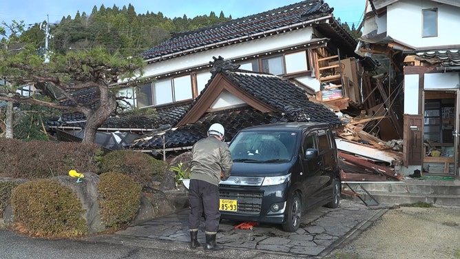7.5 earthquake strikes Japan