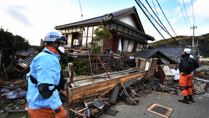 7.5 earthquake strikes Japan