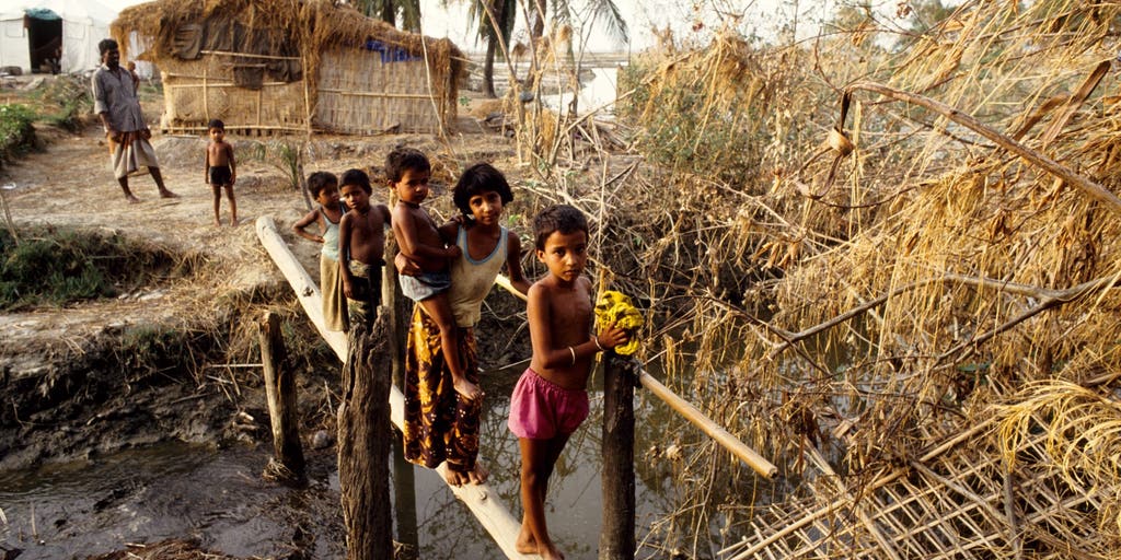 Why climate change impacts women differently than men | Fox Weather