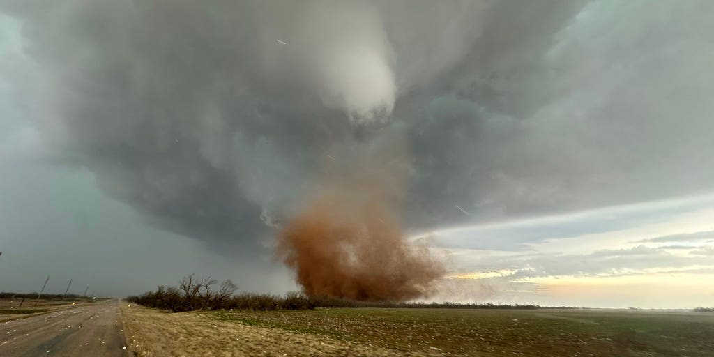 Severe storms rip through Texas as heavy rain threat scrambles New Orleans Mardi Gras parade schedules Fox Weather Severe storms rip through Texas as heavy rain threat scrambles New Orleans Mardi Gras parade schedules Fox Weather