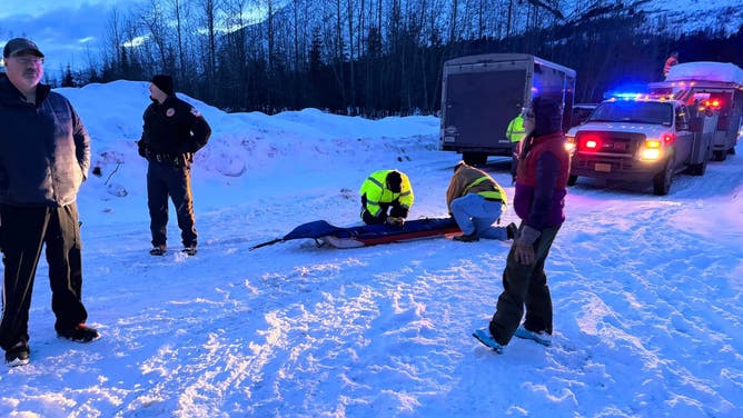 Skier killed in Alaska avalanche during high winds, warm temperatures | Fox Weather