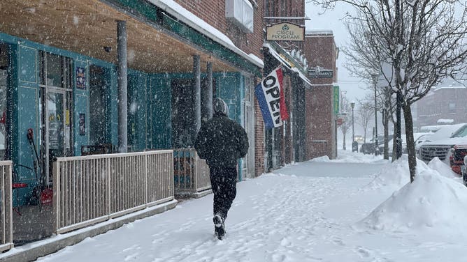 Snow falls in Plymouth, New Hampshire