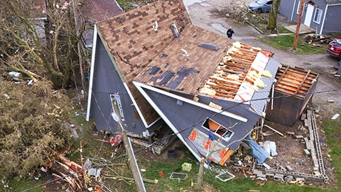 Tornado strikes Indian Lake, Ohio