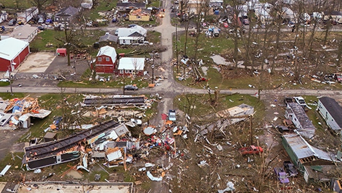 Tornado strikes Indian Lake, Ohio