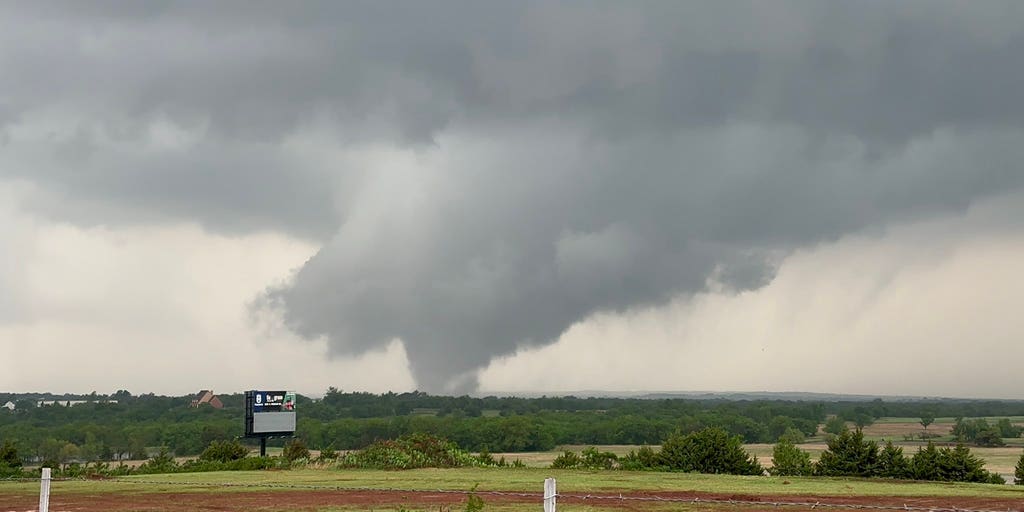 Severe Weather and Flash Flooding Expected in Central US Following Tornado Outbreaks