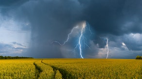 Storms packing damaging winds, tornadoes could slam cities from Ozarks to Mississippi Valley this weekend
