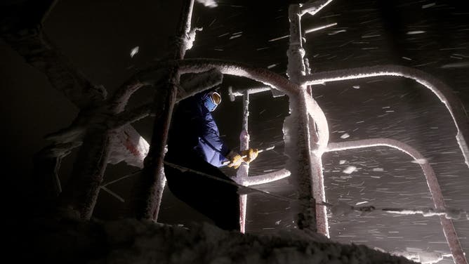 On top of New England, an arctic wind and a million-dollar view
