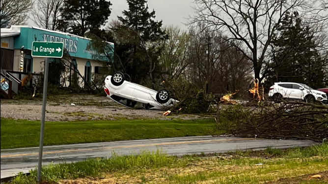 Smithfield, Kentucky tornado damage