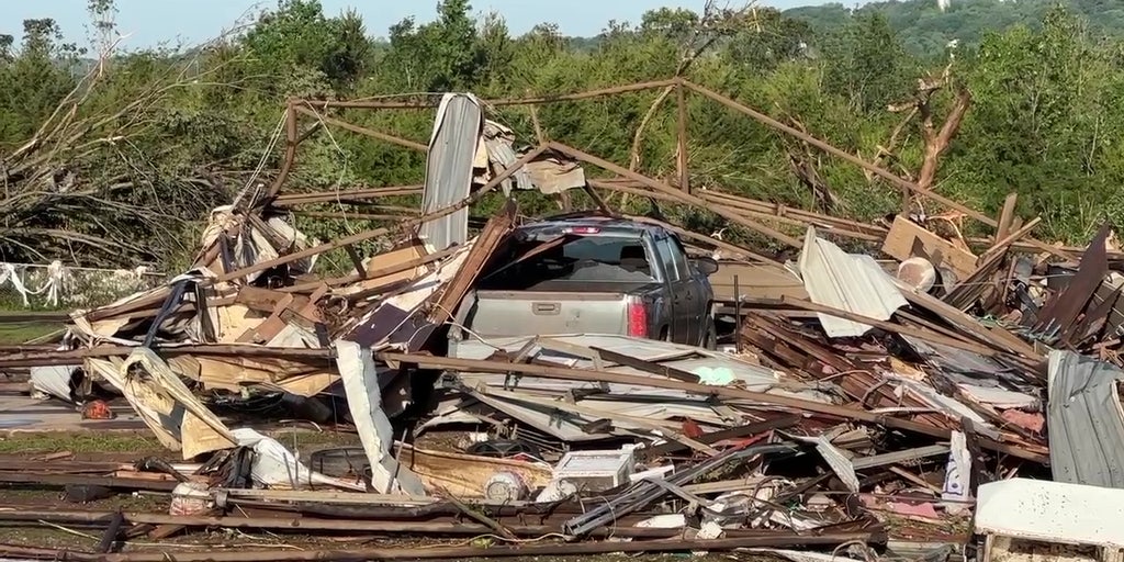 1 dead after catastrophic EF-4 tornado levels Barn