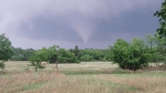 Tornado hits Texas, Oklahoma damaging homes, overturning trucks