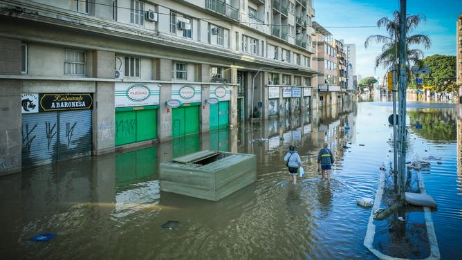 Guaiba River Swelling Threatens Porto Alegre After Days of Heavy Rain
