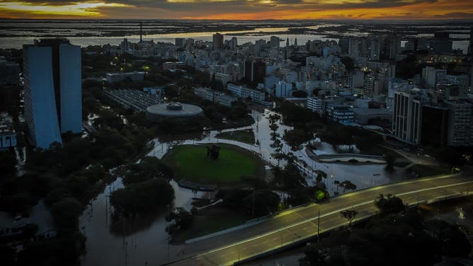 Guaiba River Swelling Threatens Porto Alegre After Days of Heavy Rain