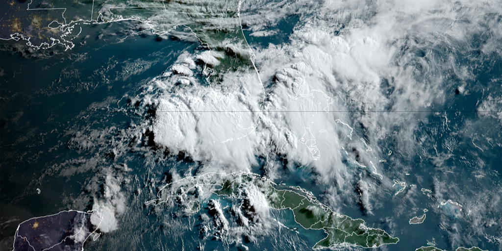 Today's top weather news: Tracking Invest 90L as it drenches Florida ...