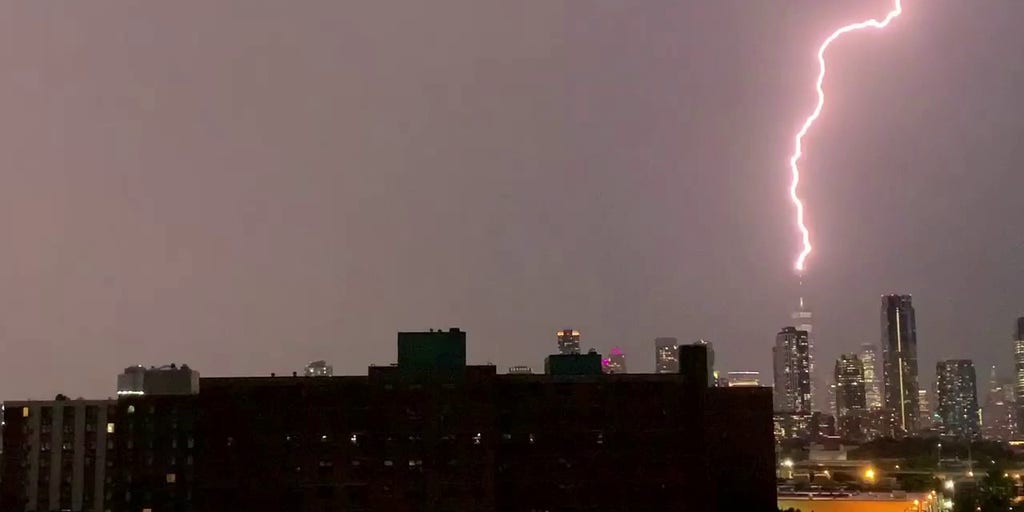 Watch: Lightning strikes skyscraper in New York