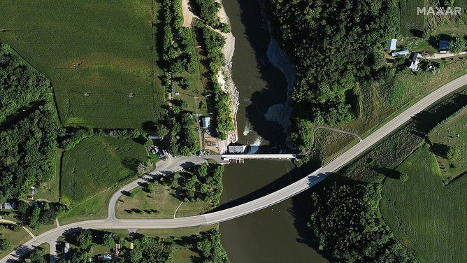 Maxar Technologies has provided satellite images focusing on Rapidan Dam on Minnesota’s Blue Earth River and the surrounding area. The images include both before and current views, as well as several different view angles of the activity.