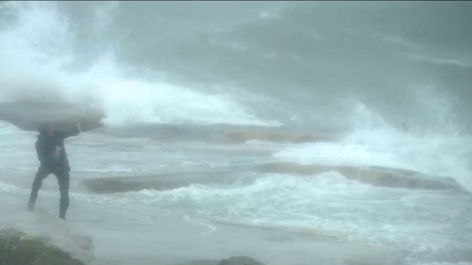 FOX Weather's Robert Ray reports from inside Hurricane Beryl (1)