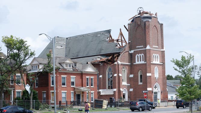 Tornado hits Rome city of New York