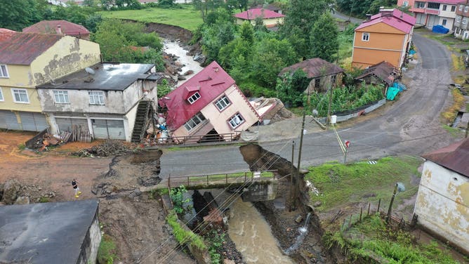 Two-story house collapsed due to downpour in Turkiye's Giresun