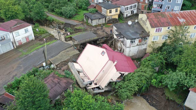 Two-story house collapsed due to downpour in Turkiye's Giresun