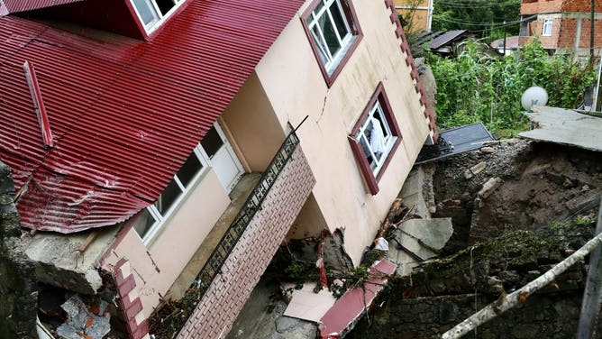 Two-story house collapsed due to downpour in Turkiye's Giresun