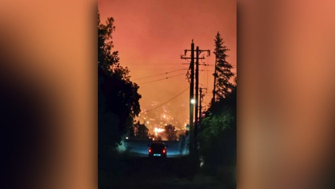 A wildfire broke out in Mariposa, California, on Thursday rapidly consuming significant acreage and prompting evacuation orders. 