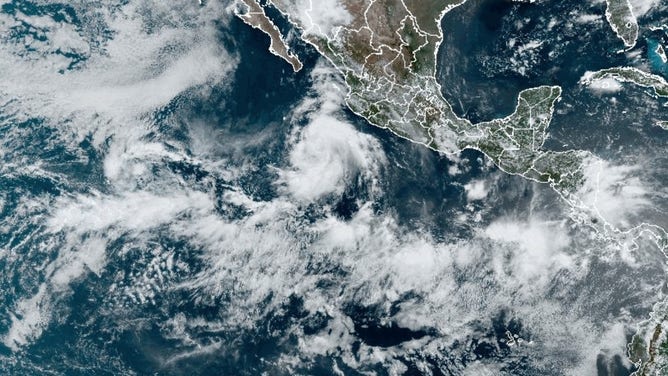 Tracking the tropics in the eastern Pacific